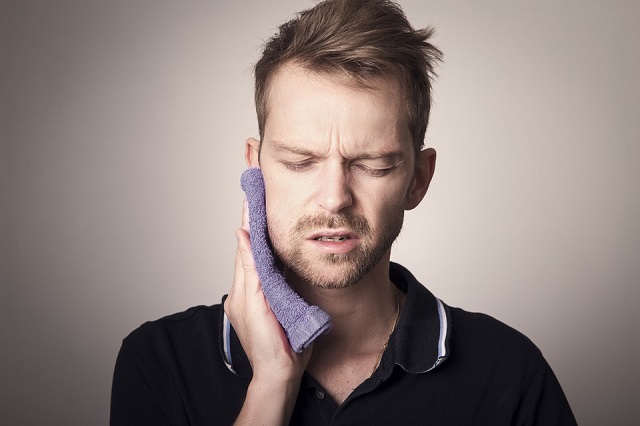 ear and jaw pain
